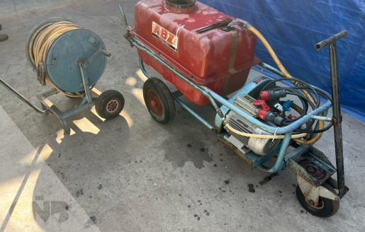 Foto van Spuitwagen