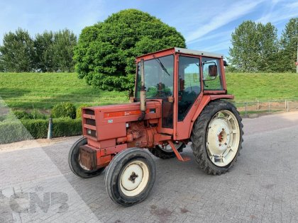 Tractor- Renault