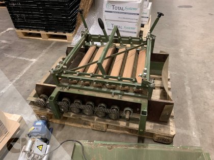 Borstelmachine met egelband