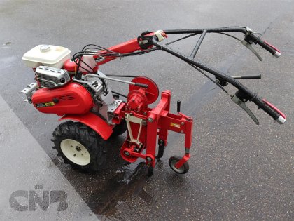 2 wielige Honda Mio G200 trekker met schoffelbalk