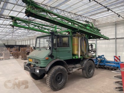 Zelfrijdende veldspuit-Unimog