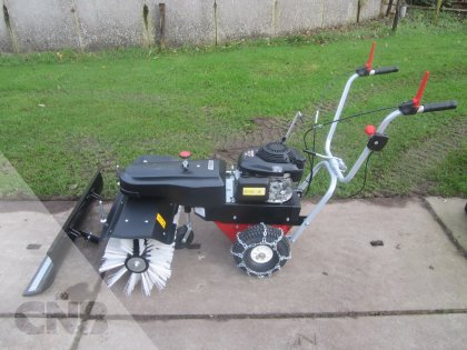 Nieuwe LIMPAR 78 veegmachine met HONDA motor, WINT