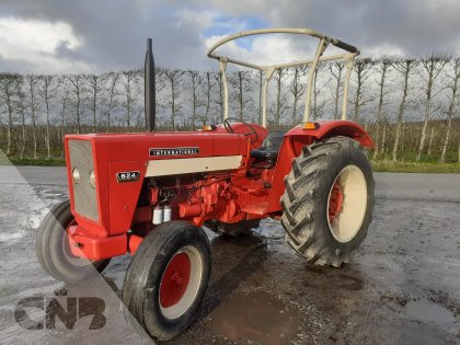 Tractor-International 624