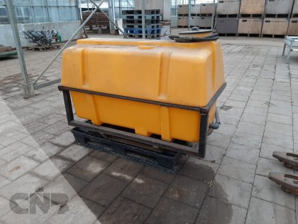 Middelentank