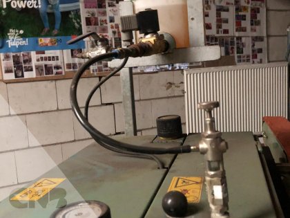Onstsmettingsapperaat voor ontboller