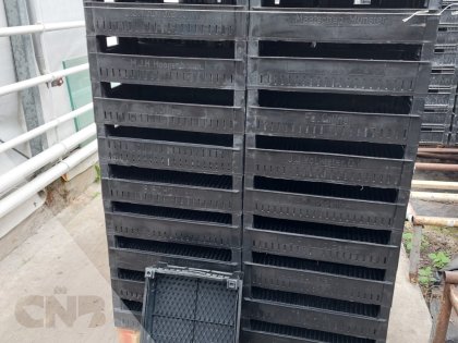 Niplabakken met prikbak