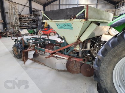Van Hienen Plantmachine