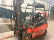 Foto van Hefrtuck-Linde E 25