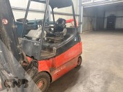 Foto van Hefrtuck-Linde E 25