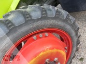 Foto van Claas- ARES 547 ATZ met Kubota spuit